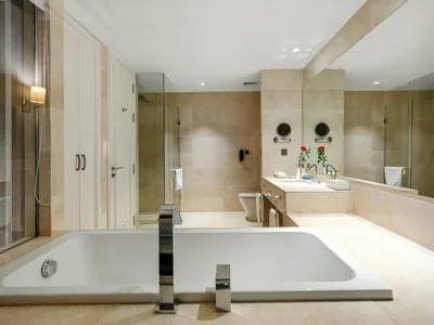 Executive Deluxe King-Zimmer – Nichtraucher — Wyndham Legend Halong